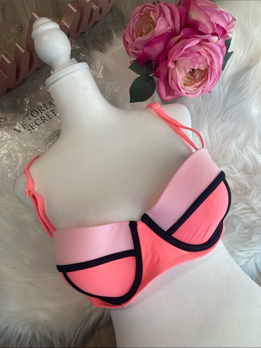 NWOT!!! Victoria's Secret Pink and Coral Colorblock Underwire Bikini Top 34DD